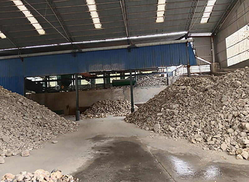 高鋁礬土熟料骨料廠家存儲(chǔ)現(xiàn)場(chǎng)